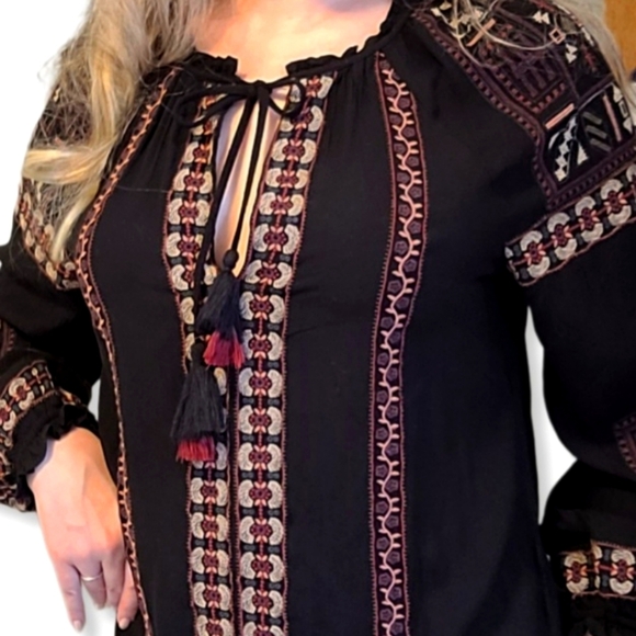 AMERICAN EAGLE Black Long Sleeve Top with Embroidery - Picture 2 of 9